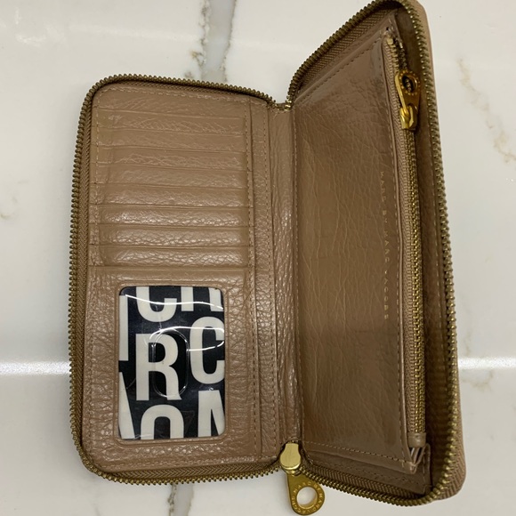 Marc by Marc Jacobs Wallet - Picture 3 of 6